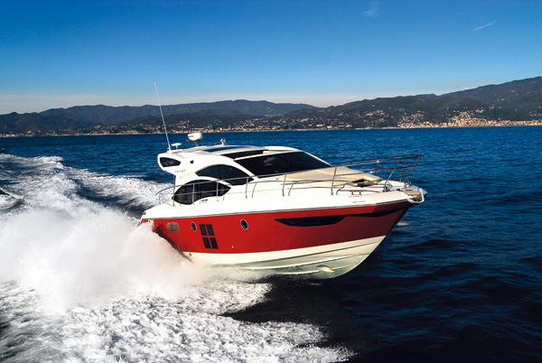 Azimut 40S | Running