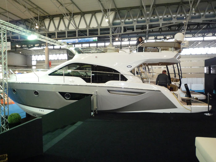 3. Sessa 40 Fly Sessa 40 Fly